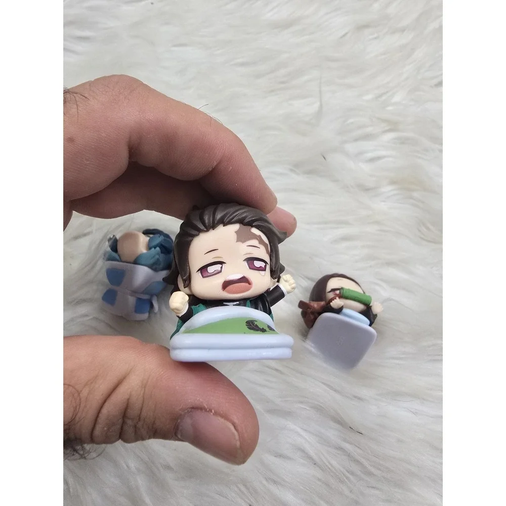 4 Demon Slayer Mini Figures Inosuke Hashibira Futon Mini Figure Anime